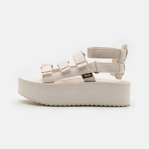Teva Flatform Mevia White US 9 (EU 40)